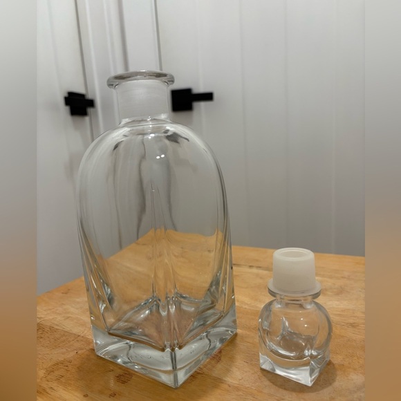 NWOT Italian Glass Decanter - Picture 1 of 4